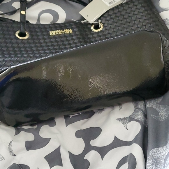 Kenneth Cole purse - Picture 2 of 4